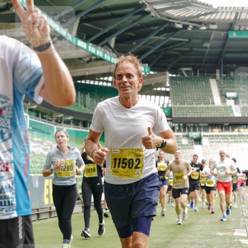 13.09.2026 - 21. swb-Marathon Bremen Michael Burmester http://msf.ph/oto/10458489 13.09.2026 10:33:47 Laufen im Stadion 10018, 10067, 10078, 10166, 10177, 10184, 10203, 10211, 10226, 10236, 10240, 10243, 10249, 10254, 10256, 10297, 10300, 10322, 10355, 10356, 10365, 10372, 10374, 10379, 10383, 10394, 10408, 10415, 10423, 10428, 10460, 10486, 10494, 10530, 10550, 10565, 10578, 10604, 10668, 10669, 10670, 10673, 10675, 10687, 10691, 10699, 10700, 10721, 10728, 10745, 10749, 10750, 10771, 10772, 10787, 10788, 10794, 10809, 10828, 10857, 10914, 11126, 11162, 11343 meine-sportfotos.de