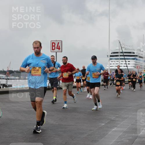 13.09.2026 - Kiel Lauf Andreas Tolksdorf http://msf.ph/oto/10458498 13.09.2026 11:59:43 Kiellinie 4698 meine-sportfotos.de