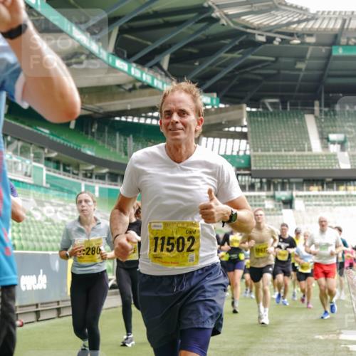 13.09.2026 - 21. swb-Marathon Bremen Michael Burmester http://msf.ph/oto/10458507 13.09.2026 10:33:47 Laufen im Stadion 10018, 10067, 10078, 10166, 10177, 10184, 10203, 10211, 10226, 10236, 10240, 10243, 10249, 10254, 10256, 10297, 10300, 10322, 10355, 10356, 10365, 10372, 10374, 10379, 10383, 10394, 10408, 10415, 10423, 10428, 10460, 10486, 10494, 10530, 10550, 10565, 10578, 10604, 10668, 10669, 10670, 10673, 10675, 10687, 10691, 10699, 10700, 10721, 10728, 10745, 10749, 10750, 10771, 10772, 10787, 10788, 10794, 10809, 10828, 10857, 10914, 11126, 11162, 11343 meine-sportfotos.de
