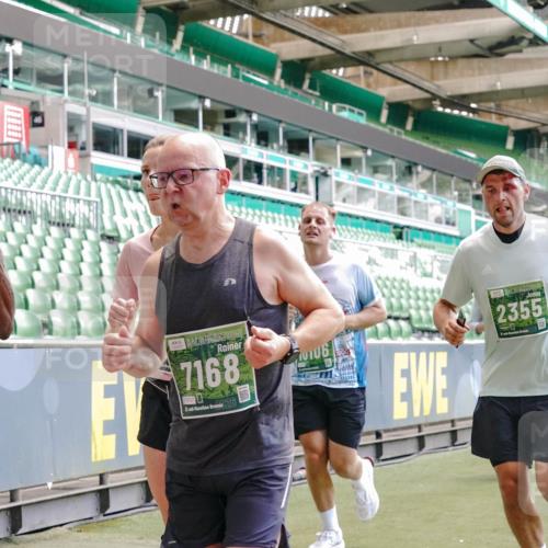 13.09.2026 - 21. swb-Marathon Bremen Michael Burmester http://msf.ph/oto/10458572 13.09.2026 13:11:49 Laufen im Stadion 118, 265, 373, 514, 581, 703, 843, 984, 1113, 1226, 1286, 1334, 1435, 1738, 1849, 1851, 1894, 1936, 1952, 1967, 2248, 2281, 2284, 2299, 2330, 2333, 2336, 2339, 2342, 2353, 2375, 2377, 2398, 2426, 2432, 2443, 2505, 2531, 2589, 2654, 2659, 2669, 2673, 2682, 2784, 2804, 2815, 2819, 2822, 2836, 2850, 2907, 2932, 2963, 2966, 2976, 3026, 3027, 3079, 3082, 3143, 3155, 3159, 3174, 3207, 3208, 3308, 3328, 3349, 3352, 3370, 3409, 3410, 3470, 3549, 551 meine-sportfotos.de