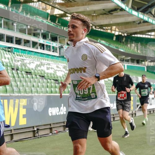 13.09.2026 - 21. swb-Marathon Bremen Michael Burmester http://msf.ph/oto/10458681 13.09.2026 12:54:23 Laufen im Stadion 102, 145, 161, 189, 201, 313, 376, 385, 388, 461, 472, 481, 495, 541, 560, 615, 616, 666, 675, 696, 740, 755, 816, 827, 982, 985, 987, 1053, 1056, 1076, 1197, 1207, 1390, 1419, 1433, 1445, 1468, 1528, 1551, 1599, 1631, 1658, 1664, 1704, 1707, 1814, 2055, 2125, 2234, 2251, 2280, 2362, 2383, 2390, 2401, 2422, 2454, 2474, 2499, 2623, 2701, 2733, 2801, 2820, 2824, 2858, 2870, 2882, 2913, 2922, 2962, 2971, 2997, 3012, 3054, 3134, 3175, 3206, 3241, 3246, 3346, 3356, 3357, 3362, 3413 meine-sportfotos.de