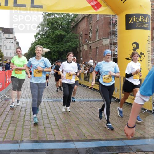 13.09.2026 - Kiel Lauf Yannick Fuchs http://msf.ph/oto/10458747 13.09.2026 09:51:03 Ziel 232, 249, 468, 763, 764, 1373, 1776, 1949, 2056, 2777, 3723, 5445, 6115, 6118, 6138, 6794, 6829, 6923, 7449, 7528, 9551, 10626, 11047, 11141, 12103, 12727, 12834, 797, 1545, 2811, 2816, 3289, 3561, 3838, 4145, 4389, 5235, 5851, 6336, 6455, 6592, 6647, 6893, 7134, 7585, 7662, 7694, 8405, 8407, 8672, 9550, 9990, 10155, 10302, 10333, 10865, 11652, 12319, 12705, 940, 956, 2466, 3089, 4217, 5731, 5913, 6009, 6363, 11852, 2811, 2816, 3561, 4229, 5184 meine-sportfotos.de
