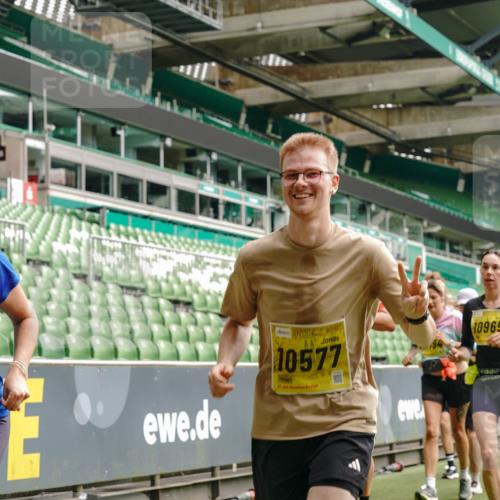 13.09.2026 - 21. swb-Marathon Bremen Michael Burmester http://msf.ph/oto/10458813 13.09.2026 10:33:51 Laufen im Stadion 10018, 10067, 10078, 10147, 10166, 10177, 10184, 10203, 10211, 10226, 10236, 10240, 10243, 10249, 10254, 10297, 10300, 10322, 10355, 10356, 10372, 10374, 10379, 10383, 10394, 10408, 10415, 10423, 10428, 10460, 10486, 10494, 10530, 10550, 10565, 10578, 10604, 10639, 10668, 10669, 10670, 10673, 10675, 10687, 10691, 10699, 10700, 10721, 10728, 10745, 10749, 10750, 10771, 10772, 10787, 10788, 10794, 10809, 10828, 10857, 10914, 11126, 11162, 11343, 11803, 11965 meine-sportfotos.de