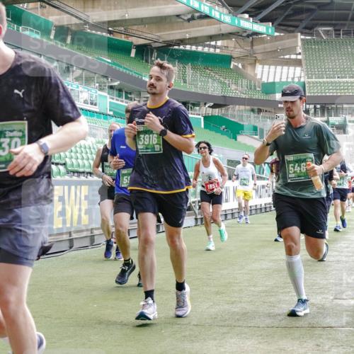 13.09.2026 - 21. swb-Marathon Bremen Michael Burmester http://msf.ph/oto/10458861 13.09.2026 13:11:52 Laufen im Stadion 118, 265, 373, 514, 581, 703, 843, 984, 1113, 1226, 1286, 1334, 1435, 1738, 1849, 1851, 1894, 1936, 1952, 1967, 2248, 2281, 2284, 2299, 2330, 2333, 2336, 2342, 2353, 2375, 2377, 2398, 2426, 2432, 2443, 2505, 2531, 2589, 2654, 2659, 2669, 2673, 2765, 2784, 2804, 2815, 2819, 2822, 2836, 2850, 2895, 2907, 2932, 2963, 2966, 2976, 3026, 3027, 3079, 3082, 3143, 3155, 3159, 3174, 3207, 3208, 3308, 3328, 3349, 3352, 3370, 3409, 3410, 3470, 3549, 551 meine-sportfotos.de