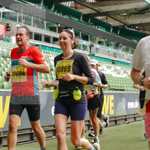 13.09.2026 - 21. swb-Marathon Bremen Michael Burmester http://msf.ph/oto/10458929 13.09.2026 10:33:53 Laufen im Stadion 10018, 10067, 10078, 10147, 10166, 10177, 10184, 10203, 10211, 10226, 10236, 10240, 10243, 10249, 10254, 10297, 10300, 10322, 10355, 10356, 10367, 10368, 10372, 10374, 10379, 10383, 10394, 10408, 10415, 10423, 10428, 10460, 10486, 10494, 10530, 10550, 10578, 10604, 10639, 10668, 10669, 10670, 10673, 10675, 10687, 10691, 10699, 10700, 10728, 10745, 10749, 10750, 10771, 10772, 10787, 10788, 10794, 10809, 10828, 10857, 10914, 11126, 11162, 11343, 11803, 11965 meine-sportfotos.de