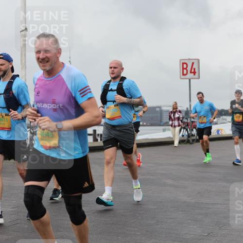 13.09.2026 - Kiel Lauf Andreas Tolksdorf http://msf.ph/oto/10458932 13.09.2026 12:00:03 Kiellinie 10611, 4946, 285, 4, 8165 meine-sportfotos.de