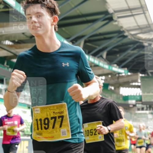 13.09.2026 - 21. swb-Marathon Bremen Michael Burmester http://msf.ph/oto/10459193 13.09.2026 10:33:57 Laufen im Stadion 10018, 10067, 10078, 10147, 10166, 10177, 10184, 10203, 10211, 10236, 10240, 10249, 10254, 10297, 10300, 10355, 10356, 10367, 10368, 10369, 10372, 10374, 10379, 10383, 10394, 10408, 10415, 10423, 10428, 10460, 10485, 10486, 10494, 10530, 10550, 10578, 10604, 10639, 10668, 10669, 10673, 10675, 10687, 10691, 10699, 10700, 10728, 10745, 10749, 10750, 10771, 10772, 10787, 10788, 10794, 10809, 10828, 10857, 10914, 10928, 11126, 11162, 11343, 11803, 11965 meine-sportfotos.de