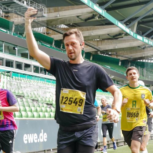 13.09.2026 - 21. swb-Marathon Bremen Michael Burmester http://msf.ph/oto/10459300 13.09.2026 10:33:58 Laufen im Stadion 10018, 10067, 10078, 10147, 10166, 10177, 10184, 10203, 10211, 10236, 10240, 10249, 10254, 10297, 10300, 10355, 10356, 10367, 10368, 10369, 10372, 10374, 10379, 10383, 10394, 10408, 10415, 10423, 10428, 10460, 10485, 10486, 10494, 10530, 10550, 10578, 10604, 10639, 10668, 10669, 10673, 10675, 10687, 10691, 10699, 10700, 10728, 10745, 10749, 10750, 10771, 10772, 10787, 10788, 10794, 10809, 10828, 10857, 10914, 10928, 11126, 11162, 11343, 11803, 11965 meine-sportfotos.de