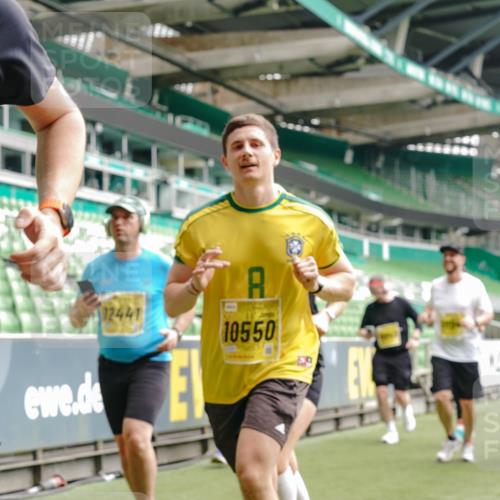 13.09.2026 - 21. swb-Marathon Bremen Michael Burmester http://msf.ph/oto/10459371 13.09.2026 10:33:59 Laufen im Stadion 10018, 10067, 10078, 10147, 10166, 10177, 10184, 10203, 10211, 10236, 10240, 10249, 10254, 10297, 10300, 10355, 10356, 10367, 10368, 10369, 10372, 10374, 10379, 10383, 10394, 10408, 10415, 10423, 10428, 10460, 10485, 10486, 10494, 10530, 10550, 10578, 10604, 10639, 10668, 10669, 10673, 10675, 10687, 10691, 10699, 10700, 10728, 10745, 10749, 10750, 10771, 10772, 10787, 10788, 10794, 10809, 10828, 10857, 10914, 10928, 11126, 11162, 11343, 11803, 11965 meine-sportfotos.de