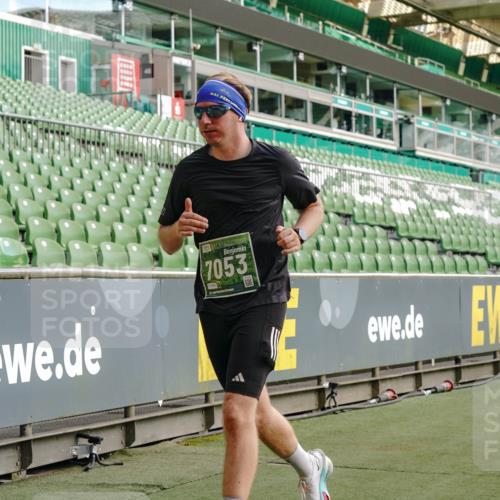 13.09.2026 - 21. swb-Marathon Bremen Michael Burmester http://msf.ph/oto/10459402 13.09.2026 12:54:37 Laufen im Stadion 145, 161, 189, 201, 205, 313, 376, 385, 388, 461, 472, 481, 495, 541, 560, 615, 616, 666, 675, 696, 740, 755, 816, 827, 982, 987, 1053, 1056, 1076, 1197, 1207, 1390, 1419, 1433, 1445, 1468, 1551, 1599, 1631, 1658, 1664, 1707, 1814, 2055, 2125, 2234, 2251, 2280, 2362, 2383, 2390, 2401, 2422, 2454, 2474, 2499, 2623, 2701, 2733, 2801, 2820, 2824, 2870, 2882, 2913, 2922, 2962, 2971, 2997, 3012, 3054, 3134, 3175, 3206, 3241, 3246, 3346, 3356, 3357, 3413, 3706, 3716, 3836, 4137 meine-sportfotos.de