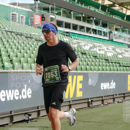 13.09.2026 - 21. swb-Marathon Bremen Michael Burmester http://msf.ph/oto/10459419 13.09.2026 12:54:37 Laufen im Stadion 145, 161, 189, 201, 205, 313, 376, 385, 388, 461, 472, 481, 495, 541, 560, 615, 616, 666, 675, 696, 740, 755, 816, 827, 982, 987, 1053, 1056, 1076, 1197, 1207, 1390, 1419, 1433, 1445, 1468, 1551, 1599, 1631, 1658, 1664, 1707, 1814, 2055, 2125, 2234, 2251, 2280, 2362, 2383, 2390, 2401, 2422, 2454, 2474, 2499, 2623, 2701, 2733, 2801, 2820, 2824, 2870, 2882, 2913, 2922, 2962, 2971, 2997, 3012, 3054, 3134, 3175, 3206, 3241, 3246, 3346, 3356, 3357, 3413, 3706, 3716, 3836, 4137 meine-sportfotos.de