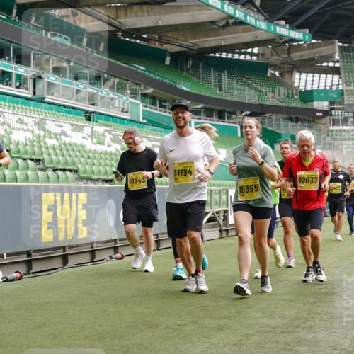 13.09.2026 - 21. swb-Marathon Bremen Michael Burmester http://msf.ph/oto/10459439 13.09.2026 10:34:00 Laufen im Stadion 10018, 10067, 10078, 10147, 10166, 10177, 10184, 10203, 10211, 10236, 10240, 10254, 10297, 10300, 10355, 10356, 10367, 10368, 10369, 10372, 10374, 10379, 10383, 10394, 10408, 10415, 10423, 10428, 10460, 10485, 10486, 10494, 10530, 10550, 10578, 10604, 10639, 10668, 10669, 10673, 10675, 10687, 10691, 10699, 10700, 10728, 10745, 10749, 10750, 10771, 10772, 10787, 10788, 10794, 10809, 10828, 10857, 10914, 10928, 11126, 11162, 11343, 11803, 11965 meine-sportfotos.de