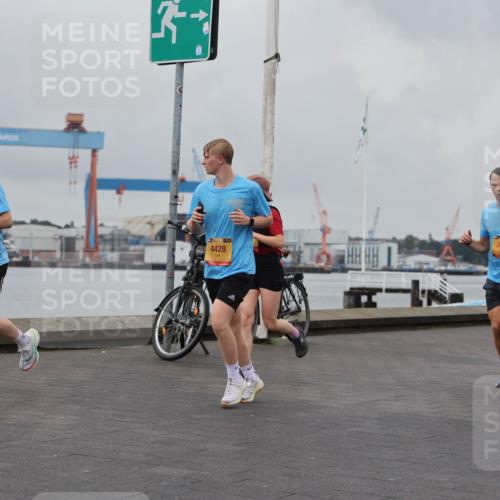 13.09.2026 - Kiel Lauf Andreas Tolksdorf http://msf.ph/oto/10459509 13.09.2026 12:00:34 Kiellinie 336, 4428, 3197 meine-sportfotos.de