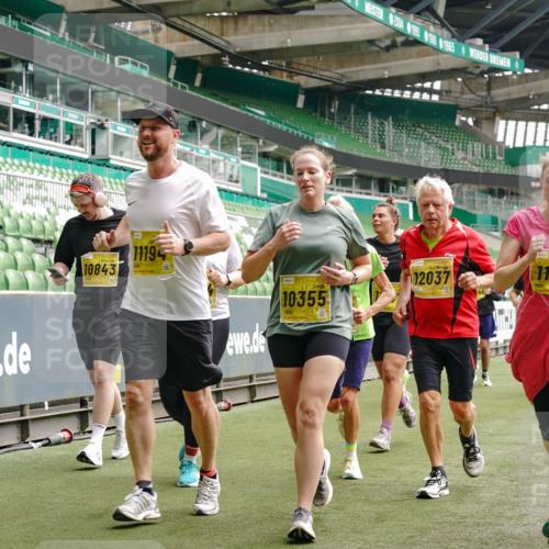 13.09.2026 - 21. swb-Marathon Bremen Michael Burmester http://msf.ph/oto/10459570 13.09.2026 10:34:01 Laufen im Stadion 10018, 10067, 10078, 10147, 10166, 10177, 10184, 10203, 10211, 10236, 10240, 10254, 10297, 10300, 10355, 10356, 10367, 10368, 10369, 10372, 10374, 10379, 10383, 10394, 10408, 10415, 10423, 10428, 10460, 10485, 10486, 10494, 10530, 10550, 10559, 10578, 10604, 10639, 10668, 10669, 10673, 10675, 10687, 10691, 10699, 10700, 10728, 10745, 10749, 10750, 10771, 10772, 10787, 10788, 10794, 10809, 10828, 10857, 10914, 10928, 11126, 11162, 11343, 11803, 11965, 10222 meine-sportfotos.de