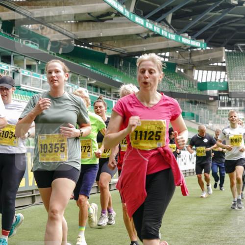 13.09.2026 - 21. swb-Marathon Bremen Michael Burmester http://msf.ph/oto/10459613 13.09.2026 10:34:02 Laufen im Stadion 10018, 10067, 10078, 10147, 10166, 10177, 10184, 10203, 10211, 10236, 10240, 10254, 10297, 10300, 10355, 10356, 10367, 10368, 10369, 10372, 10374, 10379, 10383, 10394, 10408, 10415, 10423, 10428, 10460, 10485, 10494, 10530, 10550, 10559, 10578, 10604, 10639, 10668, 10669, 10673, 10675, 10687, 10691, 10699, 10700, 10728, 10745, 10749, 10750, 10772, 10787, 10788, 10794, 10809, 10828, 10857, 10914, 10928, 11126, 11162, 11343, 11803, 11965, 10146, 10222 meine-sportfotos.de