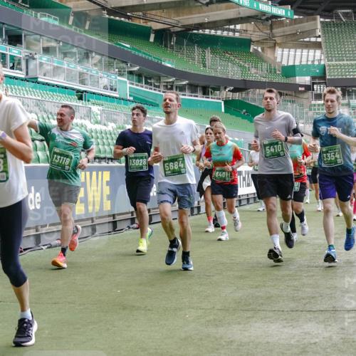 13.09.2026 - 21. swb-Marathon Bremen Michael Burmester http://msf.ph/oto/10459695 13.09.2026 13:12:00 Laufen im Stadion 118, 265, 373, 514, 581, 703, 843, 984, 1113, 1226, 1286, 1334, 1435, 1738, 1849, 1851, 1936, 1952, 1967, 2005, 2248, 2281, 2299, 2330, 2333, 2336, 2353, 2375, 2377, 2398, 2426, 2432, 2443, 2505, 2531, 2589, 2654, 2659, 2669, 2673, 2765, 2784, 2804, 2815, 2819, 2822, 2836, 2850, 2860, 2895, 2907, 2963, 2966, 2975, 2976, 3026, 3027, 3079, 3082, 3143, 3155, 3159, 3174, 3207, 3208, 3308, 3328, 3349, 3352, 3409, 3434, 3470, 3549, 551 meine-sportfotos.de