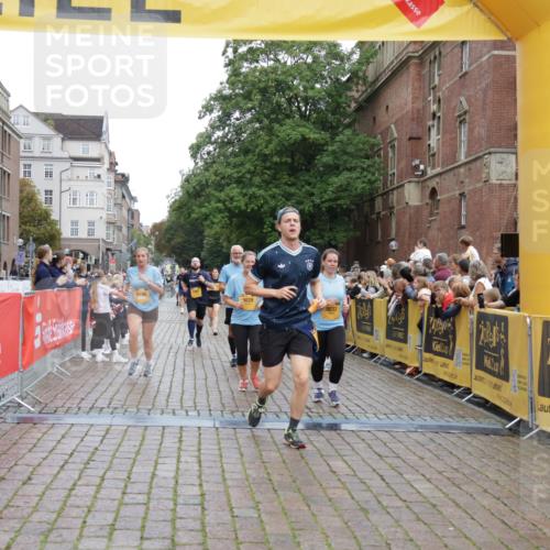 13.09.2026 - Kiel Lauf Yannick Fuchs http://msf.ph/oto/10459729 13.09.2026 09:51:45 Ziel 1309, 1967, 1999, 2002, 5595, 6188, 7302, 7622, 9829, 9833, 11173, 714, 840, 940, 956, 2466, 2483, 3089, 3674, 4217, 4615, 4822, 4907, 5731, 5913, 6009, 6057, 6363, 6648, 8097, 8150, 11143, 11233, 11494, 11552, 11852, 11997, 12107, 803, 896, 1100, 1899, 4132, 4230, 7007, 8729, 9616, 10048, 11300, 11444, 11445, 11832, 11834, 12630, 232, 2056, 2777, 4217, 5445, 6009, 6923, 10626 meine-sportfotos.de