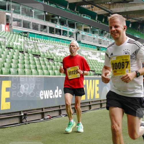 13.09.2026 - 21. swb-Marathon Bremen Michael Burmester http://msf.ph/oto/10459832 13.09.2026 10:34:04 Laufen im Stadion 10018, 10067, 10078, 10147, 10166, 10177, 10184, 10203, 10211, 10236, 10240, 10254, 10297, 10300, 10355, 10356, 10367, 10368, 10369, 10372, 10374, 10379, 10383, 10394, 10408, 10415, 10423, 10428, 10460, 10485, 10494, 10530, 10550, 10559, 10578, 10604, 10639, 10668, 10669, 10673, 10675, 10687, 10691, 10699, 10700, 10728, 10745, 10749, 10750, 10772, 10787, 10788, 10794, 10809, 10828, 10857, 10914, 10928, 11126, 11162, 11343, 11803, 11965, 10146, 10222 meine-sportfotos.de
