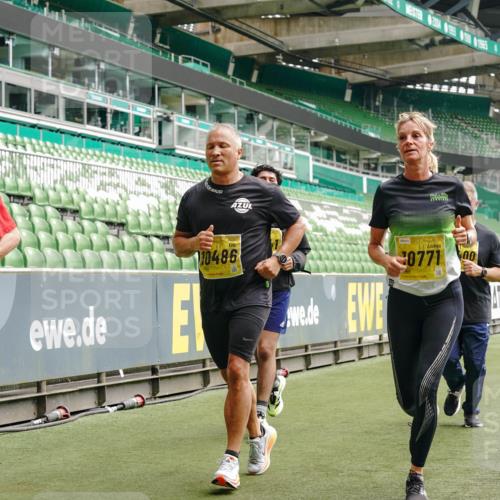 13.09.2026 - 21. swb-Marathon Bremen Michael Burmester http://msf.ph/oto/10459911 13.09.2026 10:34:05 Laufen im Stadion 10018, 10067, 10078, 10147, 10166, 10177, 10184, 10203, 10211, 10236, 10240, 10254, 10297, 10300, 10355, 10356, 10367, 10368, 10369, 10372, 10374, 10379, 10383, 10394, 10408, 10415, 10423, 10428, 10460, 10485, 10494, 10530, 10550, 10559, 10578, 10604, 10639, 10668, 10669, 10673, 10687, 10691, 10699, 10700, 10728, 10745, 10749, 10750, 10772, 10787, 10788, 10794, 10809, 10828, 10857, 10914, 10928, 11126, 11162, 11343, 11803, 11965, 10146, 10222 meine-sportfotos.de