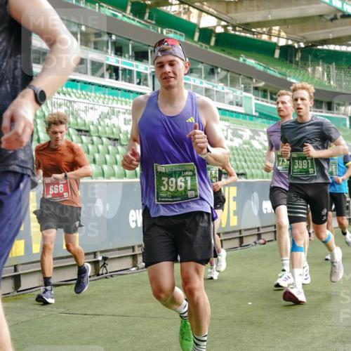 13.09.2026 - 21. swb-Marathon Bremen Michael Burmester http://msf.ph/oto/10459928 13.09.2026 12:54:46 Laufen im Stadion 161, 189, 201, 205, 313, 376, 385, 388, 461, 472, 481, 495, 541, 560, 615, 616, 666, 675, 696, 740, 816, 827, 982, 1053, 1076, 1197, 1207, 1390, 1419, 1433, 1468, 1551, 1599, 1631, 1658, 1707, 1814, 2055, 2125, 2234, 2251, 2280, 2319, 2362, 2383, 2390, 2401, 2422, 2454, 2474, 2499, 2623, 2701, 2733, 2801, 2824, 2870, 2882, 2913, 2922, 2962, 2971, 2997, 3012, 3054, 3134, 3175, 3206, 3241, 3246, 3346, 3356, 3357, 3413, 3706, 3716, 3836, 4137, 6106 meine-sportfotos.de