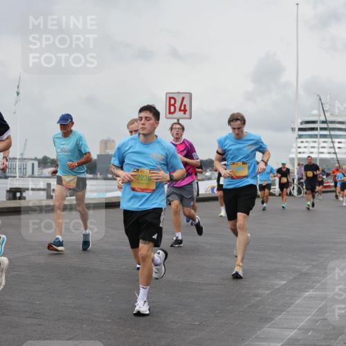 13.09.2026 - Kiel Lauf Andreas Tolksdorf http://msf.ph/oto/10460030 13.09.2026 12:00:56 Kiellinie 38, 4123, 4, 3 meine-sportfotos.de