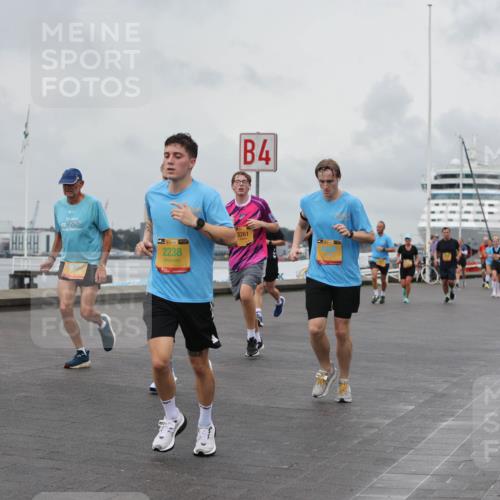 13.09.2026 - Kiel Lauf Andreas Tolksdorf http://msf.ph/oto/10460035 13.09.2026 12:00:56 Kiellinie 4, 4123, 39, 2238, 3261 meine-sportfotos.de