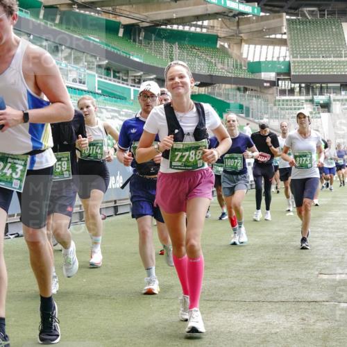 13.09.2026 - 21. swb-Marathon Bremen Michael Burmester http://msf.ph/oto/10460088 13.09.2026 13:12:04 Laufen im Stadion 118, 265, 373, 514, 581, 703, 843, 984, 1113, 1226, 1286, 1334, 1435, 1849, 1851, 1936, 1952, 2005, 2248, 2264, 2281, 2299, 2330, 2333, 2336, 2353, 2375, 2377, 2398, 2426, 2432, 2443, 2478, 2505, 2531, 2589, 2659, 2669, 2673, 2684, 2765, 2784, 2804, 2815, 2822, 2836, 2850, 2860, 2895, 2907, 2963, 2966, 2975, 2976, 3026, 3027, 3079, 3082, 3143, 3155, 3159, 3174, 3207, 3308, 3328, 3349, 3352, 3409, 3434, 3470, 3549, 551 meine-sportfotos.de