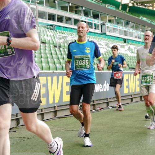 13.09.2026 - 21. swb-Marathon Bremen Michael Burmester http://msf.ph/oto/10460125 13.09.2026 12:54:49 Laufen im Stadion 161, 189, 201, 205, 313, 376, 385, 388, 461, 472, 481, 495, 541, 560, 615, 616, 666, 675, 696, 740, 816, 827, 913, 982, 1053, 1058, 1076, 1197, 1207, 1390, 1419, 1468, 1551, 1599, 1631, 1645, 1658, 1707, 1814, 2055, 2125, 2234, 2251, 2280, 2319, 2362, 2383, 2390, 2401, 2422, 2454, 2474, 2499, 2623, 2701, 2733, 2801, 2824, 2870, 2882, 2913, 2922, 2962, 2971, 2997, 3012, 3054, 3057, 3134, 3175, 3192, 3206, 3241, 3246, 3346, 3356, 3357, 3413, 3706, 3716, 3836, 4137, 6106 meine-sportfotos.de