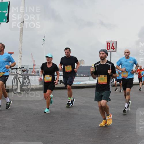 13.09.2026 - Kiel Lauf Andreas Tolksdorf http://msf.ph/oto/10460188 13.09.2026 12:01:04 Kiellinie 4544, 2881, 4 meine-sportfotos.de