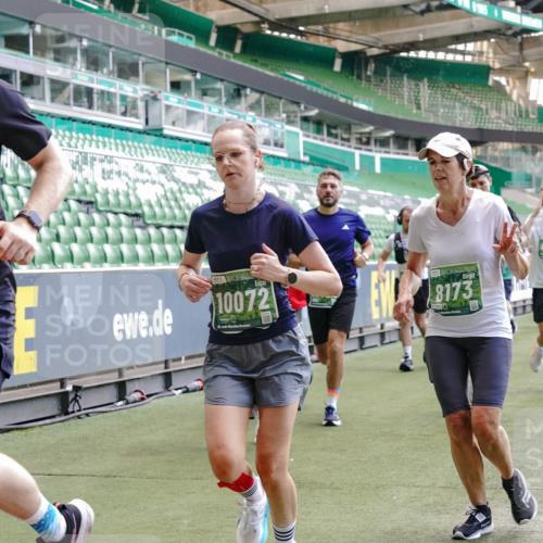 13.09.2026 - 21. swb-Marathon Bremen Michael Burmester http://msf.ph/oto/10460306 13.09.2026 13:12:07 Laufen im Stadion 118, 265, 373, 514, 581, 703, 843, 984, 1113, 1226, 1286, 1334, 1435, 1849, 1851, 1936, 1952, 2005, 2248, 2264, 2281, 2299, 2330, 2336, 2353, 2375, 2377, 2398, 2426, 2443, 2478, 2505, 2531, 2589, 2659, 2669, 2673, 2684, 2765, 2784, 2804, 2815, 2822, 2836, 2850, 2860, 2895, 2907, 2963, 2966, 2975, 2976, 3026, 3027, 3079, 3082, 3143, 3155, 3159, 3174, 3207, 3293, 3308, 3328, 3349, 3352, 3409, 3434, 3549, 551 meine-sportfotos.de