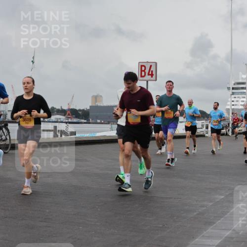 13.09.2026 - Kiel Lauf Andreas Tolksdorf http://msf.ph/oto/10460307 13.09.2026 12:01:12 Kiellinie 3605, 4, 8433, 146 meine-sportfotos.de