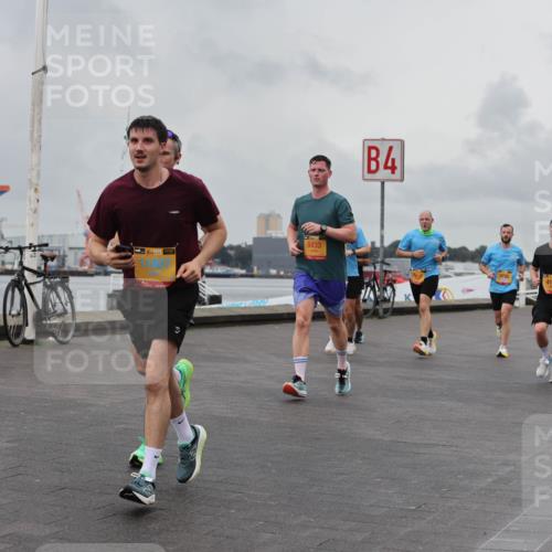 13.09.2026 - Kiel Lauf Andreas Tolksdorf http://msf.ph/oto/10460339 13.09.2026 12:01:13 Kiellinie 8433, 4, 9735, 4134, 3 meine-sportfotos.de