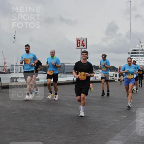 13.09.2026 - Kiel Lauf Andreas Tolksdorf http://msf.ph/oto/10460399 13.09.2026 12:01:15 Kiellinie 8433, 1681, 4, 4134, 9953, 3 meine-sportfotos.de