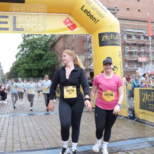 13.09.2026 - Kiel Lauf Yannick Fuchs http://msf.ph/oto/10460450 13.09.2026 09:52:33 Ziel 918, 919, 2157, 2924, 5736, 6432, 6601, 6679, 7742, 7867, 9892, 10259, 10746, 12282, 180, 896, 1899, 2924, 3476, 3832, 4132, 4166, 4666, 4883, 5032, 6471, 6625, 6867, 7347, 7494, 7719, 8729, 8992, 9616, 10371, 10620, 11130, 11300, 11444, 11445, 11580, 11832, 12068, 291, 1092, 1395, 4412, 4671, 6241, 6613, 6845, 7394, 8068, 8851, 9345, 9565, 10280, 10798, 12258, 803, 896, 1100, 1899, 4230, 7007, 10048, 11445, 11832, 11834, 12630 meine-sportfotos.de