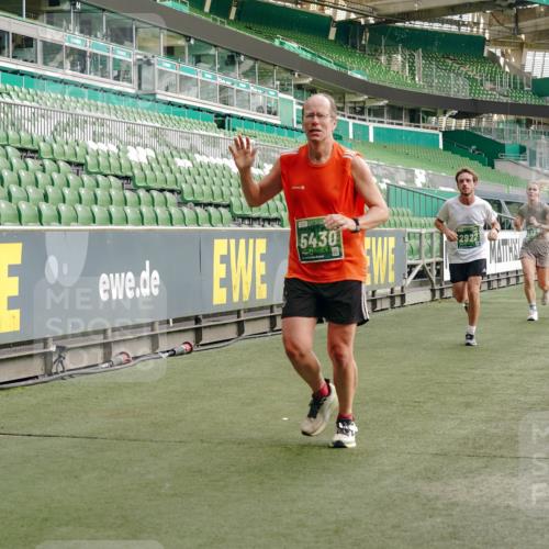 13.09.2026 - 21. swb-Marathon Bremen Michael Burmester http://msf.ph/oto/10460451 13.09.2026 12:54:55 Laufen im Stadion 161, 189, 201, 205, 313, 385, 388, 461, 472, 481, 495, 560, 615, 616, 666, 675, 696, 740, 816, 827, 913, 1053, 1058, 1076, 1197, 1207, 1390, 1419, 1468, 1551, 1599, 1631, 1645, 1658, 1707, 2055, 2125, 2234, 2251, 2280, 2319, 2383, 2390, 2474, 2499, 2623, 2701, 2733, 2801, 2824, 2870, 2882, 2913, 2922, 2962, 2971, 3012, 3054, 3057, 3134, 3175, 3192, 3206, 3241, 3246, 3346, 3356, 3357, 3413, 3706, 3716, 3836, 4137, 4413, 5277, 5430, 5530, 6106, 2498, 3085 meine-sportfotos.de