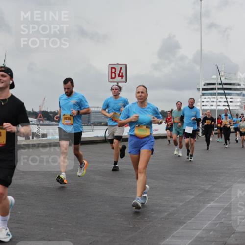 13.09.2026 - Kiel Lauf Andreas Tolksdorf http://msf.ph/oto/10460455 13.09.2026 12:01:16 Kiellinie 4134, 4, 9735, 0953, 3 meine-sportfotos.de