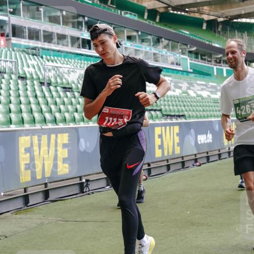 13.09.2026 - 21. swb-Marathon Bremen Michael Burmester http://msf.ph/oto/10460482 13.09.2026 13:12:10 Laufen im Stadion 118, 183, 265, 373, 514, 581, 703, 843, 933, 984, 1113, 1226, 1286, 1334, 1435, 1849, 1851, 1936, 1952, 2005, 2248, 2264, 2281, 2299, 2330, 2336, 2353, 2375, 2377, 2398, 2426, 2443, 2478, 2505, 2531, 2589, 2659, 2669, 2673, 2684, 2765, 2784, 2804, 2815, 2822, 2836, 2850, 2860, 2895, 2907, 2963, 2966, 2975, 2976, 3026, 3027, 3079, 3082, 3143, 3155, 3159, 3174, 3207, 3293, 3308, 3328, 3349, 3352, 3409, 3434, 3549, 551 meine-sportfotos.de