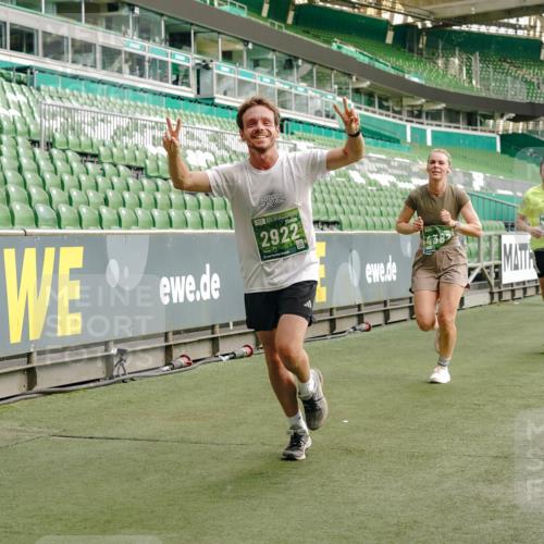 13.09.2026 - 21. swb-Marathon Bremen Michael Burmester http://msf.ph/oto/10460577 13.09.2026 12:54:58 Laufen im Stadion 161, 189, 201, 205, 313, 385, 388, 461, 472, 481, 495, 560, 655, 666, 675, 696, 740, 816, 827, 913, 1053, 1058, 1076, 1197, 1207, 1390, 1419, 1468, 1537, 1551, 1599, 1631, 1645, 1658, 2055, 2125, 2234, 2251, 2319, 2383, 2390, 2474, 2499, 2623, 2701, 2733, 2801, 2824, 2870, 2882, 2913, 2922, 2962, 2971, 3012, 3054, 3057, 3134, 3175, 3192, 3206, 3241, 3246, 3346, 3356, 3357, 3413, 3706, 3716, 3836, 4137, 4413, 4733, 5277, 5430, 5530, 6106, 2498, 3085 meine-sportfotos.de