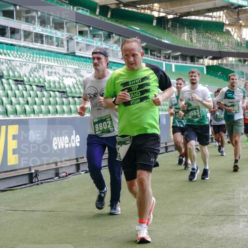 13.09.2026 - 21. swb-Marathon Bremen Michael Burmester http://msf.ph/oto/10460638 13.09.2026 13:12:11 Laufen im Stadion 118, 183, 265, 373, 514, 703, 843, 933, 984, 1113, 1226, 1286, 1334, 1435, 1849, 1851, 1936, 1952, 2005, 2248, 2264, 2281, 2299, 2330, 2336, 2353, 2375, 2377, 2398, 2426, 2443, 2478, 2505, 2531, 2589, 2659, 2669, 2673, 2684, 2765, 2784, 2804, 2815, 2822, 2836, 2850, 2860, 2895, 2907, 2963, 2966, 2975, 2976, 3026, 3027, 3079, 3082, 3143, 3155, 3159, 3174, 3207, 3293, 3308, 3328, 3349, 3352, 3409, 3434, 3549, 551 meine-sportfotos.de