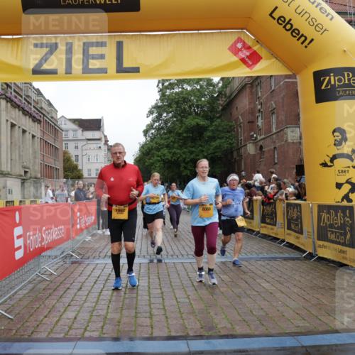 13.09.2026 - Kiel Lauf Yannick Fuchs http://msf.ph/oto/10460667 13.09.2026 09:52:47 Ziel 291, 1092, 1395, 4412, 4671, 6241, 6601, 6613, 6845, 7394, 8068, 8851, 9345, 9565, 10280, 10798, 12258, 180, 918, 919, 2157, 2924, 3476, 3832, 4666, 5032, 5736, 6432, 6601, 6679, 6867, 7347, 7494, 7719, 7742, 7867, 8992, 9892, 10259, 10371, 10620, 10746, 11130, 12282, 70, 175, 2399, 3205, 3581, 7226, 9707, 12417, 12468, 3476, 3832, 4166, 4883, 6471, 6625, 7347, 7494, 10371, 10620, 11580, 12068 meine-sportfotos.de