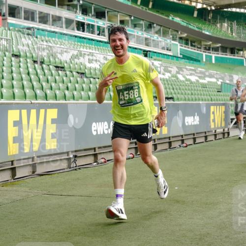 13.09.2026 - 21. swb-Marathon Bremen Michael Burmester http://msf.ph/oto/10460721 13.09.2026 12:55:00 Laufen im Stadion 161, 189, 201, 205, 313, 385, 388, 461, 472, 481, 495, 560, 655, 666, 675, 696, 816, 827, 913, 1053, 1058, 1076, 1197, 1207, 1390, 1419, 1468, 1537, 1551, 1599, 1631, 1645, 1658, 2055, 2125, 2234, 2251, 2319, 2383, 2390, 2474, 2499, 2604, 2623, 2701, 2733, 2801, 2824, 2870, 2882, 2913, 2922, 2962, 2971, 3012, 3054, 3057, 3134, 3175, 3192, 3206, 3241, 3246, 3346, 3356, 3357, 3413, 3706, 3716, 3836, 4137, 4413, 4733, 5277, 5430, 5530, 6106, 2498, 3085 meine-sportfotos.de