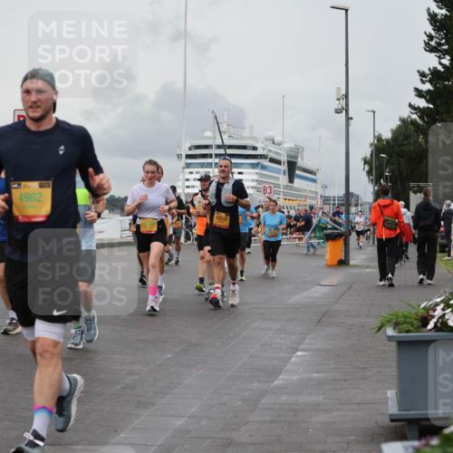 13.09.2026 - Kiel Lauf Andreas Tolksdorf http://msf.ph/oto/10460728 13.09.2026 12:01:28 Kiellinie 4982, 12537, 3 meine-sportfotos.de