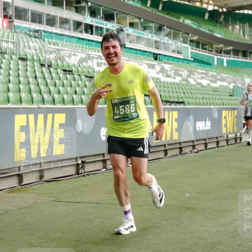 13.09.2026 - 21. swb-Marathon Bremen Michael Burmester http://msf.ph/oto/10460739 13.09.2026 12:55:00 Laufen im Stadion 161, 189, 201, 205, 313, 385, 388, 461, 472, 481, 495, 560, 655, 666, 675, 696, 816, 827, 913, 1053, 1058, 1076, 1197, 1207, 1390, 1419, 1468, 1537, 1551, 1599, 1631, 1645, 1658, 2055, 2125, 2234, 2251, 2319, 2383, 2390, 2474, 2499, 2604, 2623, 2701, 2733, 2801, 2824, 2870, 2882, 2913, 2922, 2962, 2971, 3012, 3054, 3057, 3134, 3175, 3192, 3206, 3241, 3246, 3346, 3356, 3357, 3413, 3706, 3716, 3836, 4137, 4413, 4733, 5277, 5430, 5530, 6106, 2498, 3085 meine-sportfotos.de