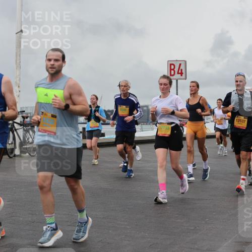 13.09.2026 - Kiel Lauf Andreas Tolksdorf http://msf.ph/oto/10460785 13.09.2026 12:01:29 Kiellinie 38, 425, 9346, 4, 12733, 12537, 3 meine-sportfotos.de