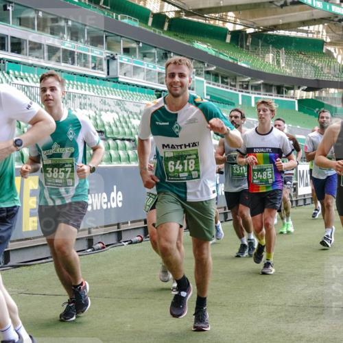 13.09.2026 - 21. swb-Marathon Bremen Michael Burmester http://msf.ph/oto/10460804 13.09.2026 13:12:14 Laufen im Stadion 118, 183, 265, 514, 695, 703, 843, 933, 984, 1113, 1226, 1286, 1334, 1435, 1849, 1851, 1936, 1952, 2005, 2248, 2264, 2281, 2299, 2330, 2336, 2353, 2375, 2377, 2398, 2426, 2443, 2461, 2478, 2505, 2531, 2589, 2659, 2669, 2673, 2684, 2765, 2784, 2792, 2804, 2815, 2822, 2836, 2850, 2860, 2895, 2907, 2963, 2966, 2975, 2976, 3026, 3027, 3079, 3082, 3143, 3155, 3159, 3207, 3293, 3308, 3328, 3349, 3352, 3409, 3434, 3549, 551 meine-sportfotos.de