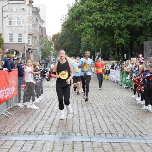 13.09.2026 - Kiel Lauf Yannick Fuchs http://msf.ph/oto/10460847 13.09.2026 09:52:59 Ziel 70, 175, 3205, 3581, 6241, 6613, 6845, 7226, 9707, 12417, 12468, 291, 918, 919, 1092, 1395, 2157, 4412, 4671, 5736, 6432, 6601, 6679, 7394, 7742, 7867, 8068, 8851, 9345, 9565, 9892, 10259, 10280, 10746, 10798, 12258, 12282, 2058, 2399, 7140, 7143, 7495, 9568, 10275, 11312, 180, 2157, 2924, 5032, 6679, 7719, 7742, 8992, 10746, 11130 meine-sportfotos.de
