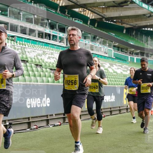13.09.2026 - 21. swb-Marathon Bremen Michael Burmester http://msf.ph/oto/10460872 13.09.2026 10:34:20 Laufen im Stadion 10018, 10067, 10078, 10093, 10147, 10157, 10166, 10177, 10184, 10185, 10211, 10236, 10240, 10254, 10297, 10300, 10355, 10356, 10367, 10368, 10369, 10374, 10383, 10394, 10408, 10415, 10423, 10428, 10460, 10485, 10494, 10530, 10559, 10578, 10604, 10639, 10668, 10669, 10673, 10677, 10687, 10691, 10699, 10700, 10728, 10745, 10749, 10750, 10772, 10787, 10788, 10794, 10809, 10828, 10857, 10914, 10928, 11126, 11162, 11343, 11803, 11965, 10146, 10222 meine-sportfotos.de