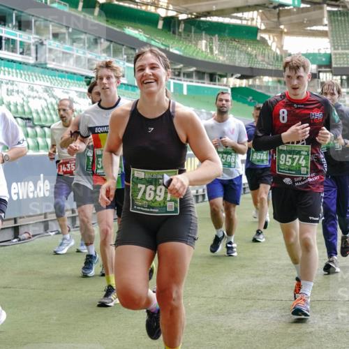 13.09.2026 - 21. swb-Marathon Bremen Michael Burmester http://msf.ph/oto/10460923 13.09.2026 13:12:15 Laufen im Stadion 118, 183, 265, 514, 695, 703, 843, 933, 984, 1113, 1226, 1286, 1334, 1435, 1849, 1851, 1936, 1952, 2005, 2248, 2264, 2281, 2299, 2330, 2336, 2353, 2375, 2377, 2398, 2426, 2443, 2461, 2478, 2505, 2531, 2589, 2659, 2669, 2673, 2684, 2765, 2792, 2804, 2815, 2822, 2836, 2850, 2860, 2895, 2907, 2963, 2966, 2975, 2976, 3026, 3027, 3079, 3082, 3143, 3155, 3159, 3293, 3308, 3328, 3349, 3352, 3409, 3434, 3549, 551 meine-sportfotos.de