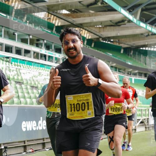 13.09.2026 - 21. swb-Marathon Bremen Michael Burmester http://msf.ph/oto/10461097 13.09.2026 10:34:24 Laufen im Stadion 10018, 10078, 10093, 10147, 10157, 10166, 10177, 10184, 10185, 10211, 10236, 10240, 10254, 10297, 10355, 10356, 10367, 10368, 10369, 10374, 10383, 10394, 10408, 10415, 10423, 10428, 10460, 10485, 10494, 10528, 10530, 10559, 10578, 10604, 10639, 10668, 10669, 10673, 10677, 10687, 10691, 10699, 10700, 10728, 10745, 10749, 10750, 10772, 10787, 10788, 10794, 10809, 10828, 10857, 10914, 10928, 11126, 11162, 11343, 11803, 11965, 10146, 10222 meine-sportfotos.de