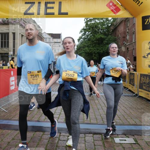 13.09.2026 - Kiel Lauf Yannick Fuchs http://msf.ph/oto/10461265 13.09.2026 09:53:31 Ziel 761, 802, 1417, 1499, 1718, 2886, 2948, 2978, 4920, 5779, 5789, 5988, 6180, 7185, 7429, 7541, 7552, 8260, 8353, 10495, 10929, 11059, 11073, 12284, 12493, 70, 175, 1718, 2058, 2399, 3205, 3581, 4920, 7140, 7143, 7226, 7495, 9568, 9707, 10275, 11312, 12417, 12468, 12493, 92, 852, 2657, 2691, 2748, 4144, 4539, 4626, 4803, 6254, 8502, 9057, 11872, 12390, 3581, 6241, 6613, 6845 meine-sportfotos.de